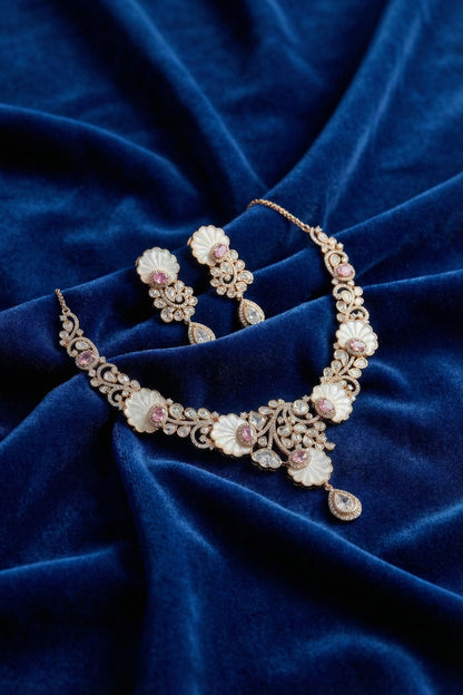 Jewelry Brand Themed Content