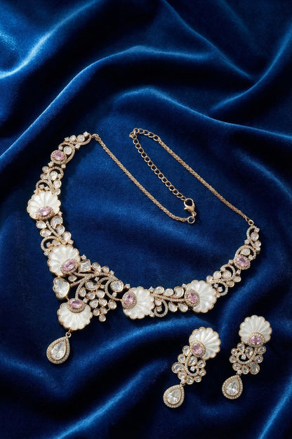 Jewelry Brand Themed Content