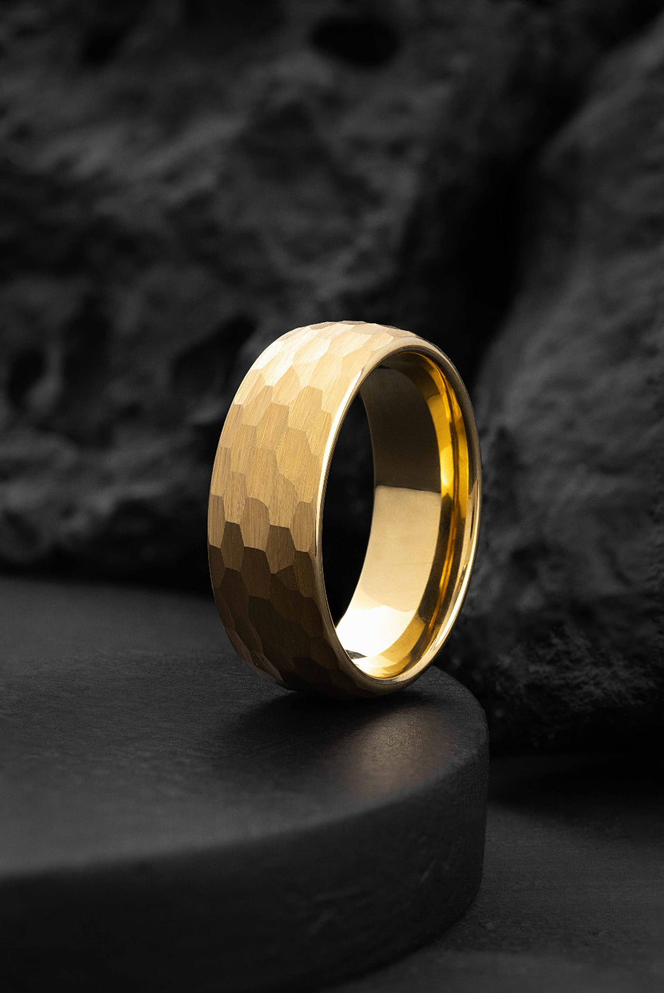 gold ring photography 